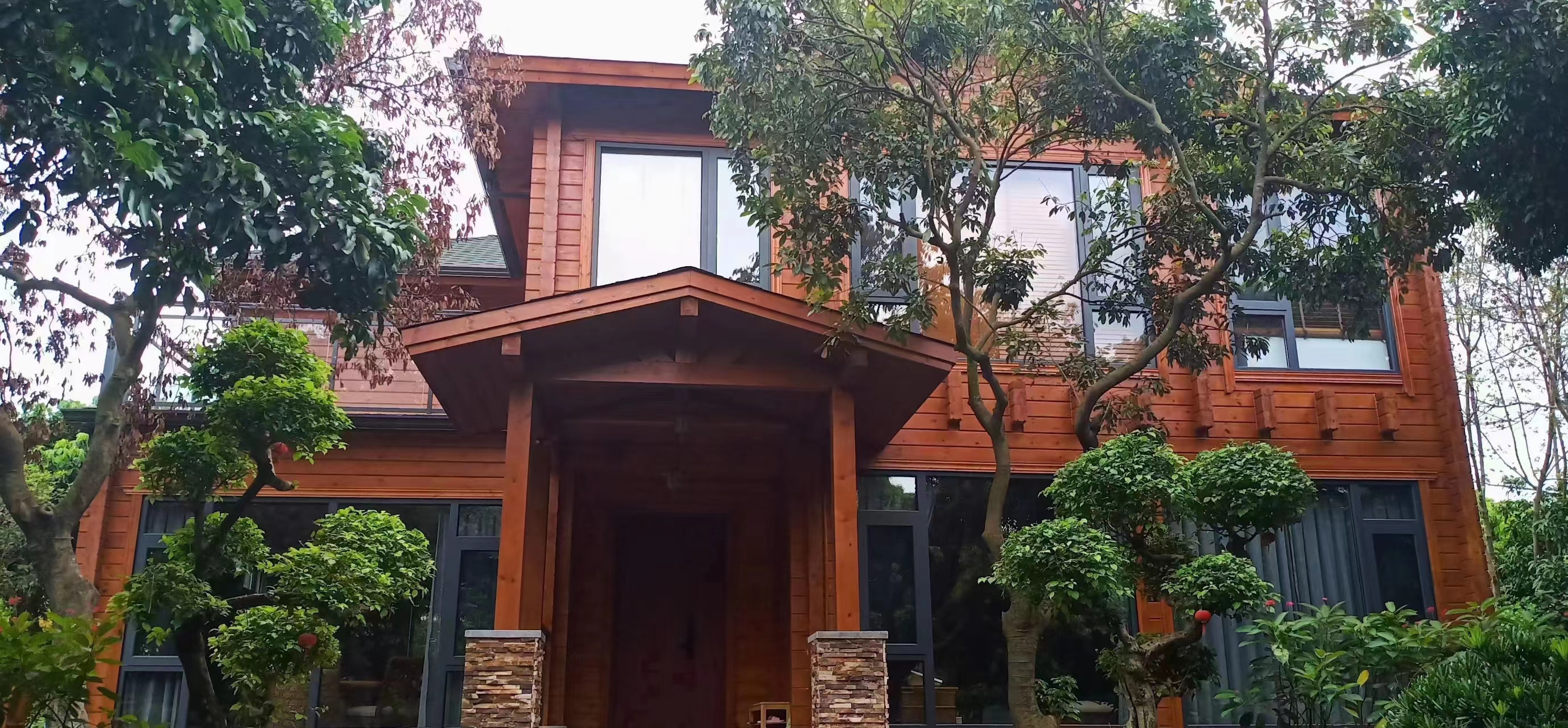 為什么防腐木木屋越來越受歡迎？